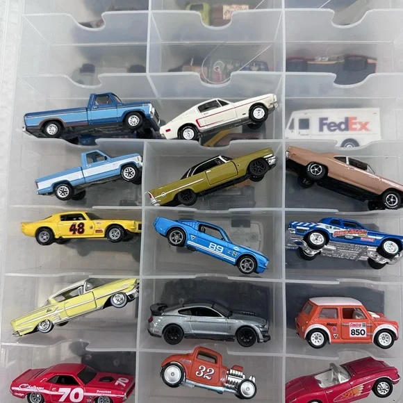 36 Assorted Die-Cast Toy Cars - Picture 3 of 9